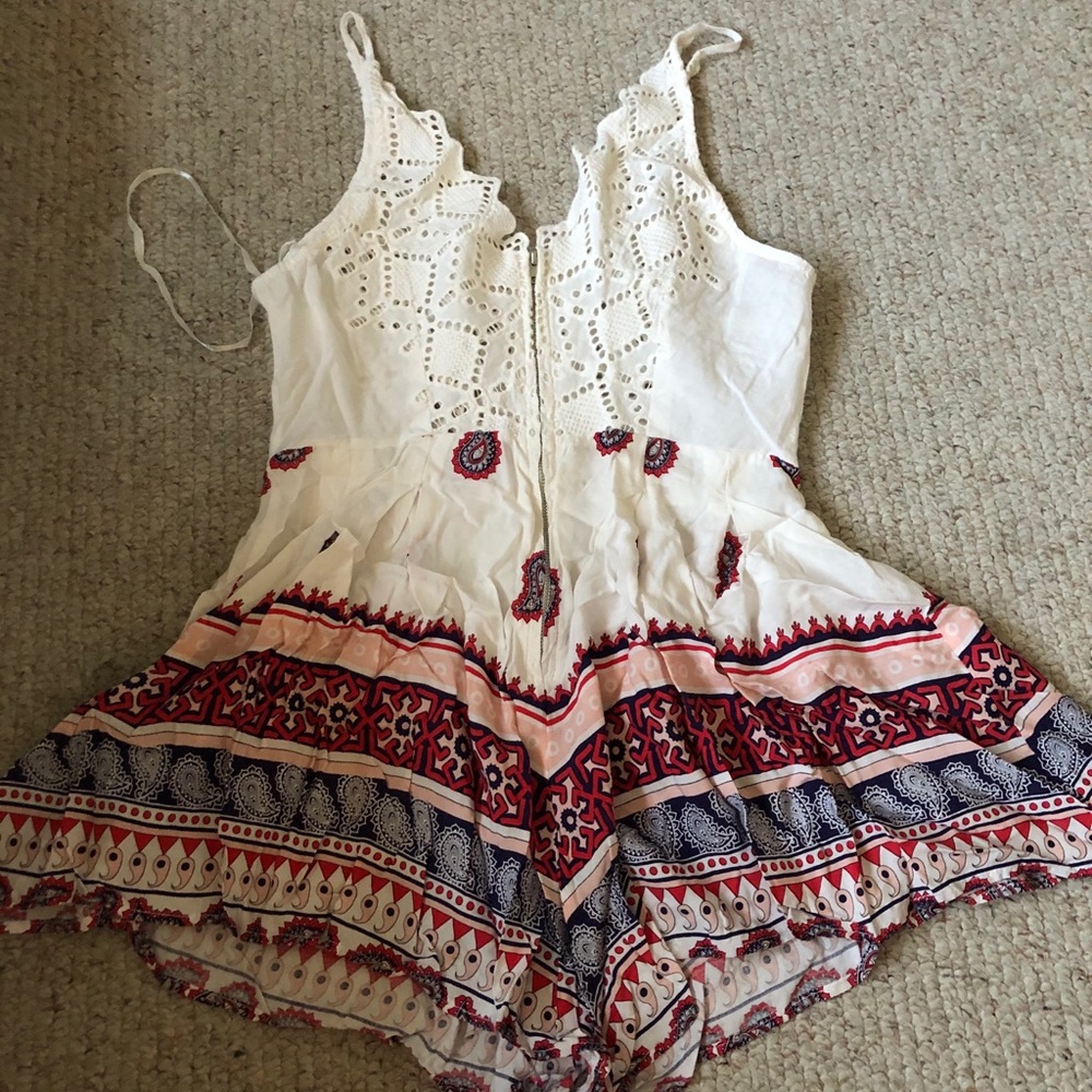 Lace romper - Picture 2 of 4